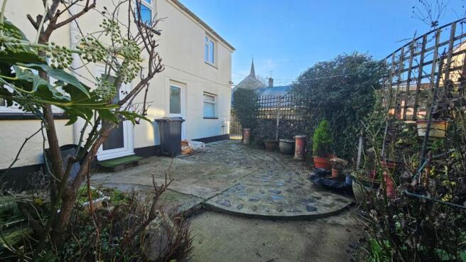 To Book A Viewing Call TPS Lostwithiel on 01208 87