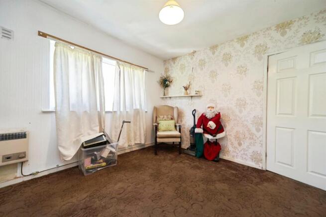 2 bed Flat for sale Image 7