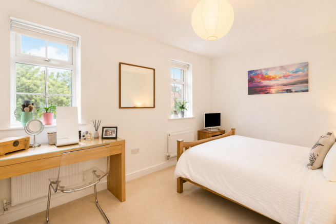 4 bed Semi-Detached for sale Image 9