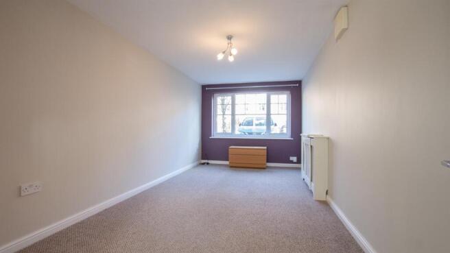 4 bed Terraced to rent Image 4