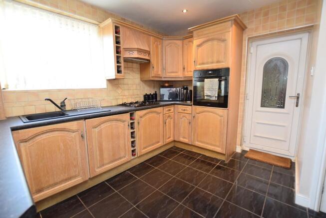 3 bed Semi-Detached for sale Image 6