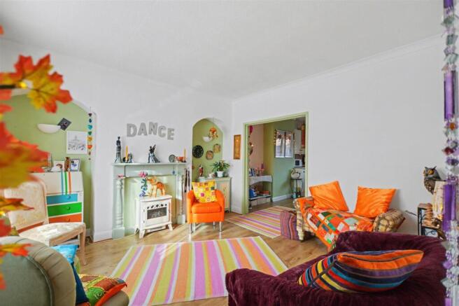 Lounge_1.jpeg