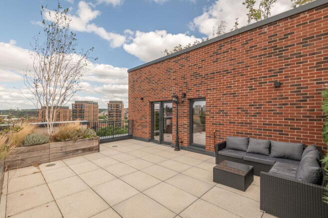 2 bed Flat to rent Image 8