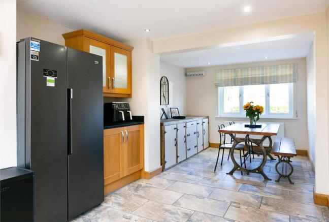 3 bed Detached for sale Image 4