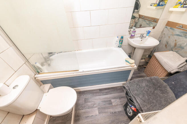6 bed Block of Apartments for sale Image 8