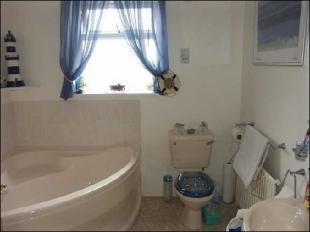 Bath & Shower Room