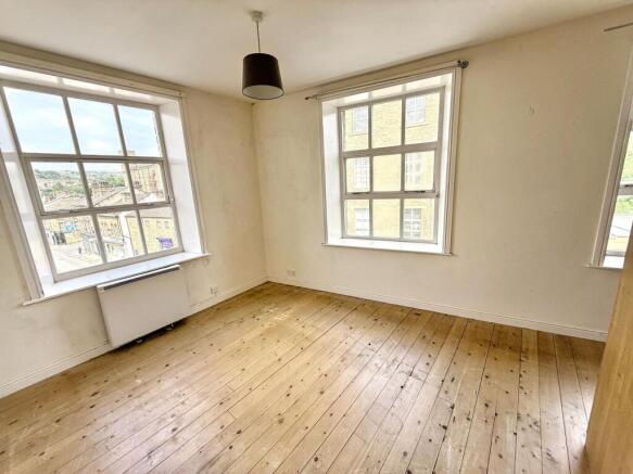 2 bed Flat for sale Image 11
