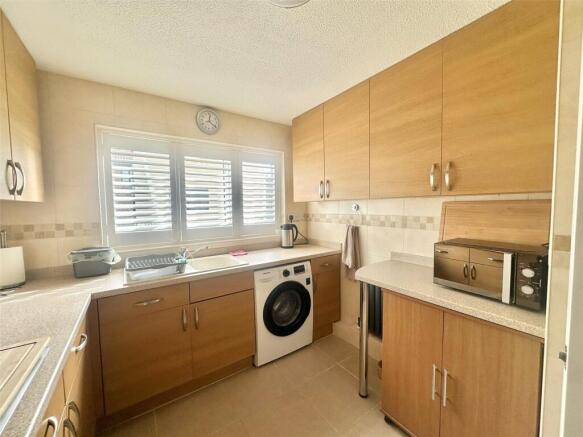 Pembroke Close, Burnham-on-Sea, Somerset, TA8 photo 4