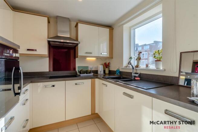 1 bed Apartment for sale Image 5
