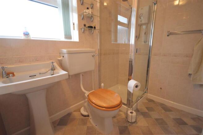 BATHROOM 2.jpg