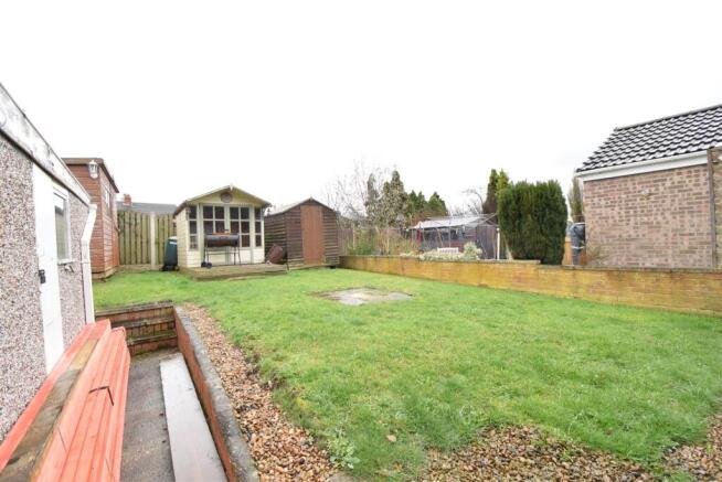 2 bed Semi-Detached Bungalow to rent Image 11