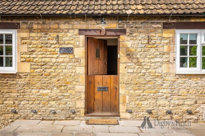 4 Manor Farm, Apethorpe, PE8 5DP-2.jpg