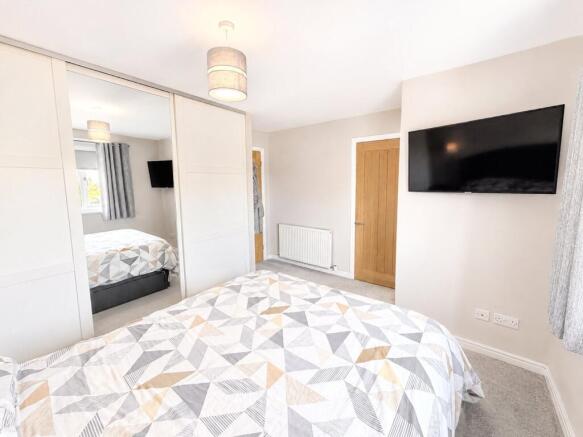 4 bed Detached for sale Image 11