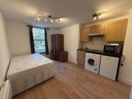 93, Fairbridge Road, London N19 3EP
