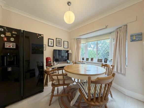 4 bed Detached for sale Image 10