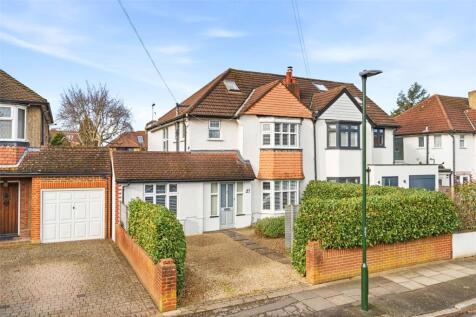Chestnut Avenue, Hampton, TW12