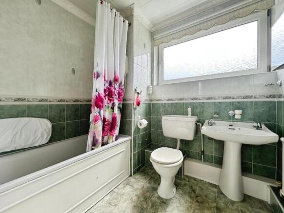 2 bed Apartment for sale Image 7