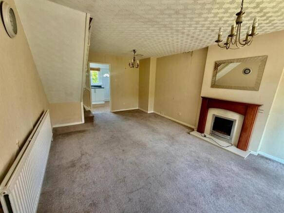 Living / Dining Room:
