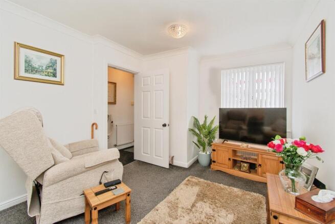 2 bed Terraced for sale Image 5