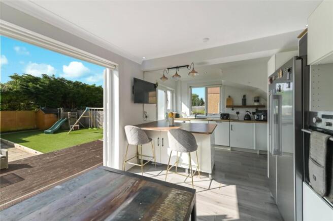 Kitchen/Dining