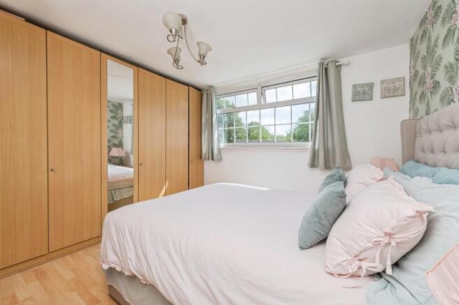 3 bed Semi-Detached Bungalow for sale Image 7