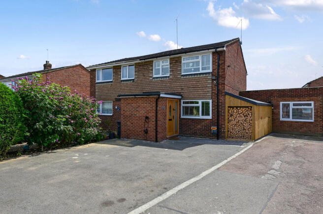 6 Chestnut Close ...