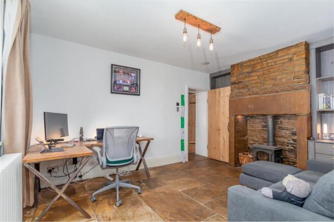 5 bed Semi-Detached for sale Image 7
