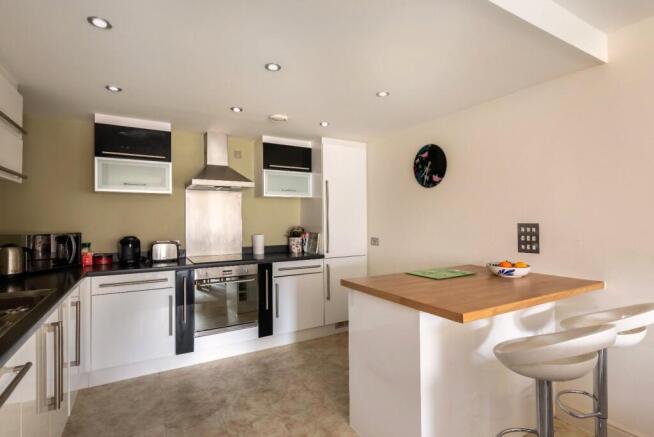 2 bed Flat to rent Image 6