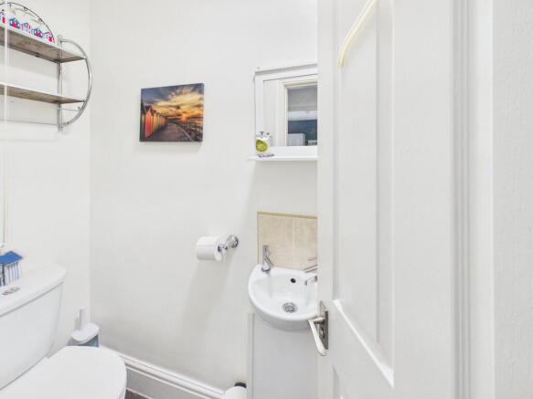 2 bed Flat for sale Image 10