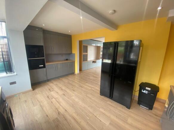 3 bed House to rent Image 4