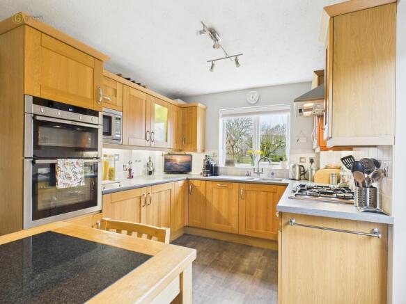 cam03830g0pr0263still016