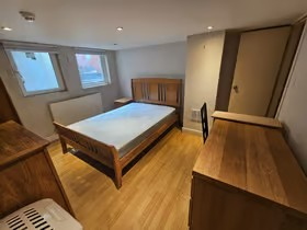 5 bed Terraced to rent Image 7