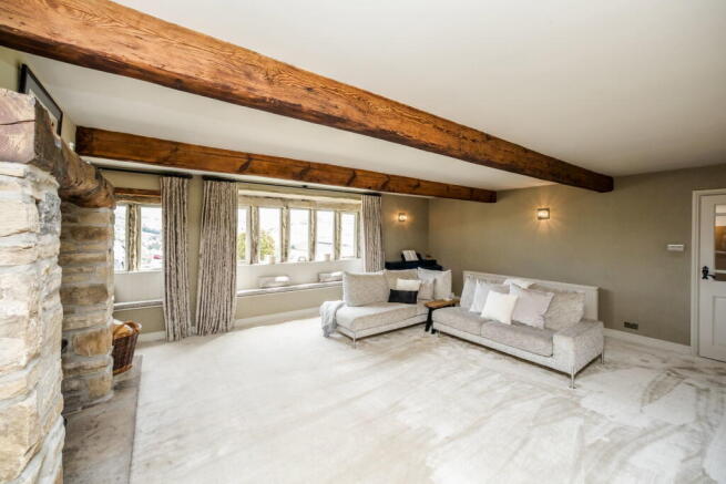 4 bed Detached for sale Image 8