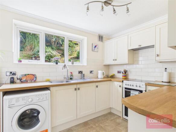 2 bed Ground Flat for sale Image 8