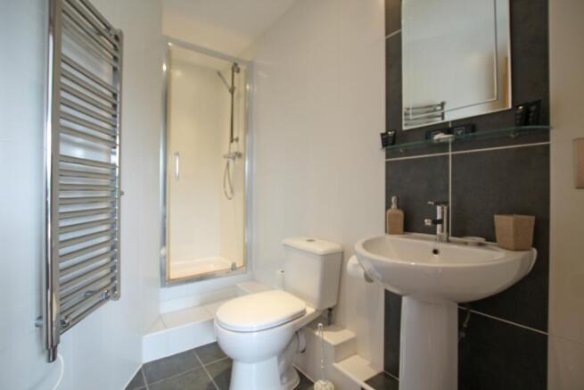 2 bed Duplex to rent Image 10
