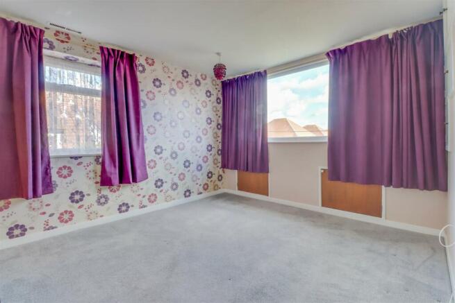 2 FRIERN GARDENS-14.jpg