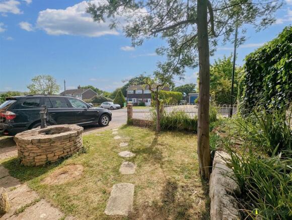 Front Garden & Drive