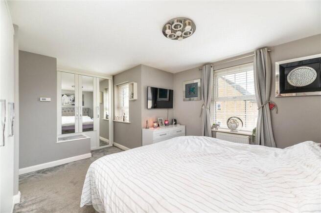 4 bed Detached for sale Image 7