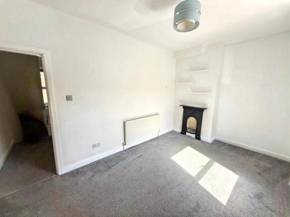 3 bed Terraced for sale Image 5