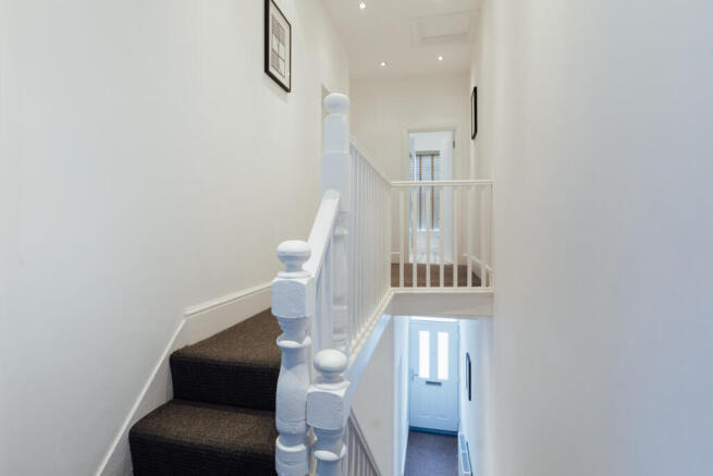 5 bed House to rent Image 12