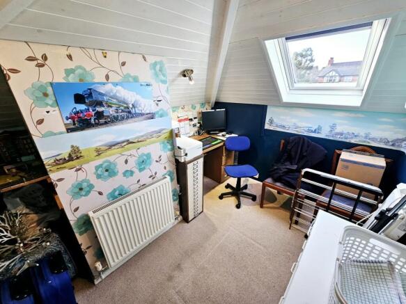 4 bed Detached Bungalow for sale Image 12