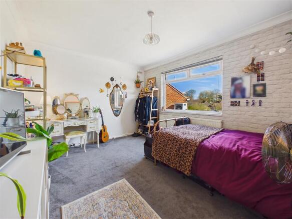 3 bed Semi-Detached for sale Image 12