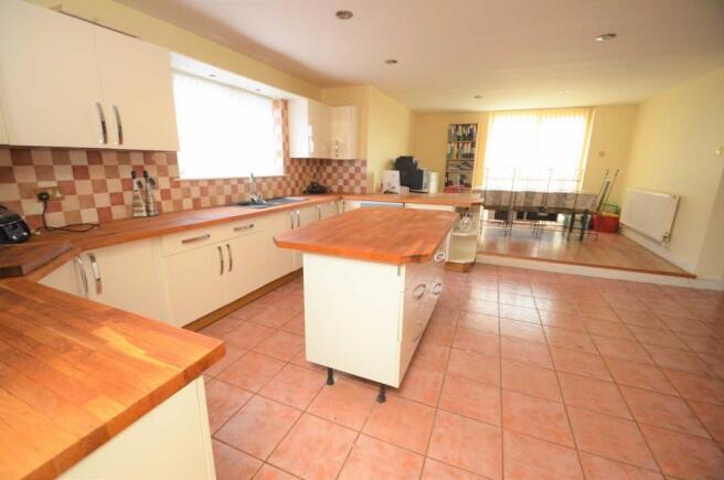 Kitchen dining room