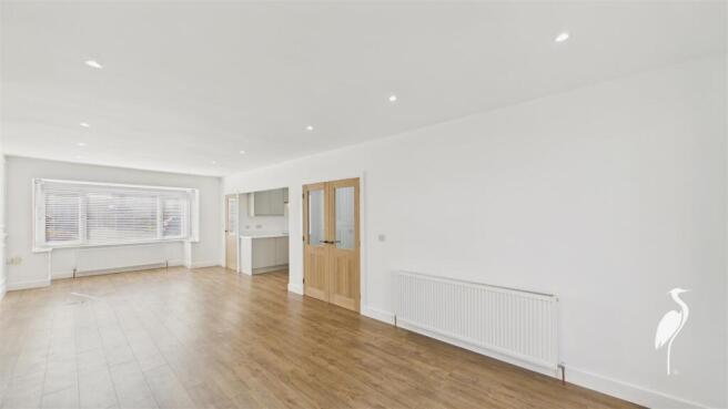 Lounge/Dining Area