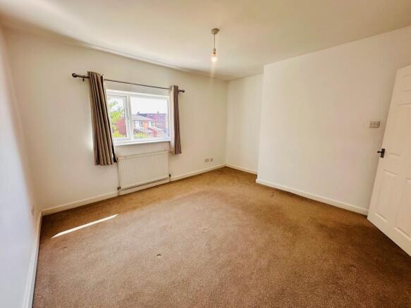 3 bed House to rent Image 6
