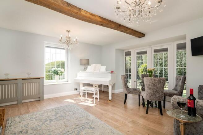 4 bed Detached for sale Image 4