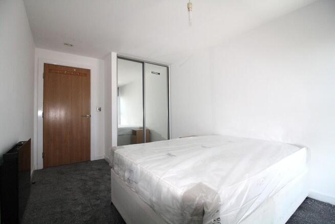 2 bed Apartment to rent Image 12
