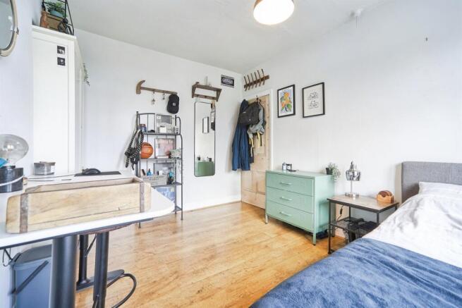 3 bed Terraced for sale Image 11