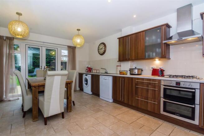 KITCHEN DINER