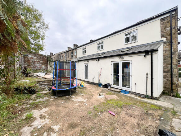 5 bed Apartment for sale Image 6